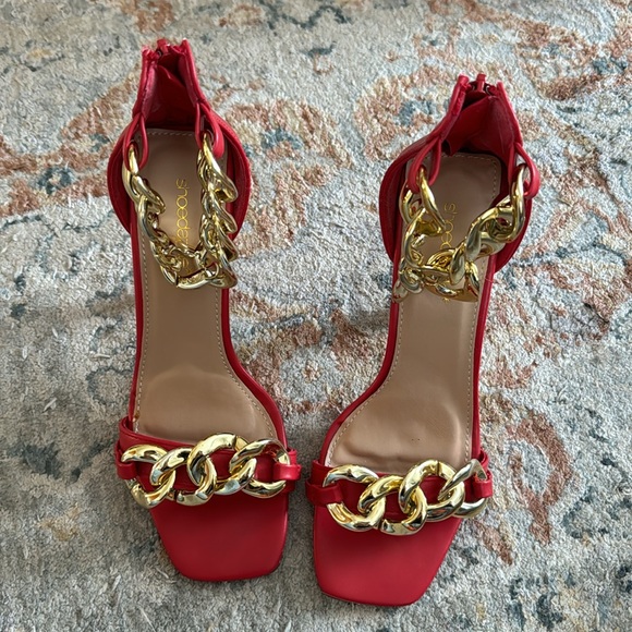 Shoe Dazzle Red High Heels Sandals Size 6,5 Golden Chunky Chains Square Toe - Picture 3 of 10
